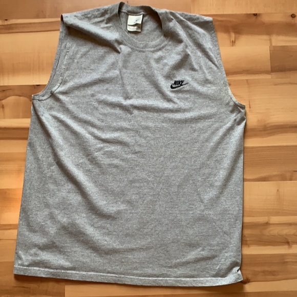 Vintage Nike XL sleeveless shirt. - Picture 10 of 10